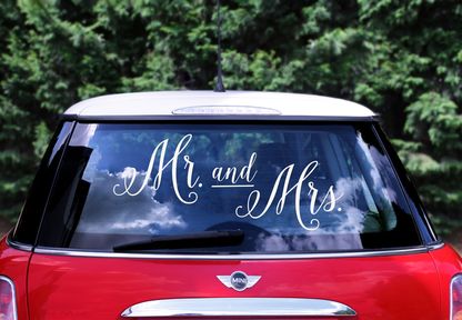Öntapadós matricák az autóra Mr and Mrs fehér